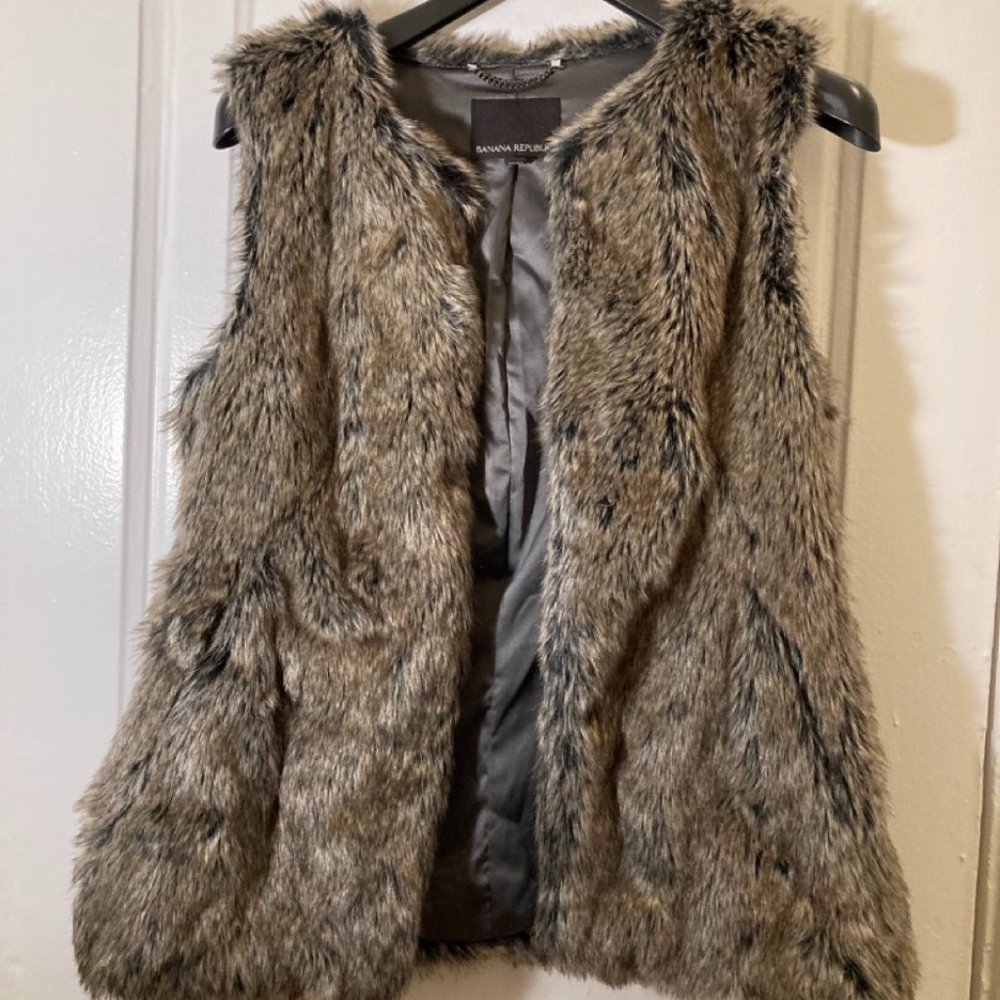 Pre-owned Banana Republic Faux Fur Vest Smoky gray